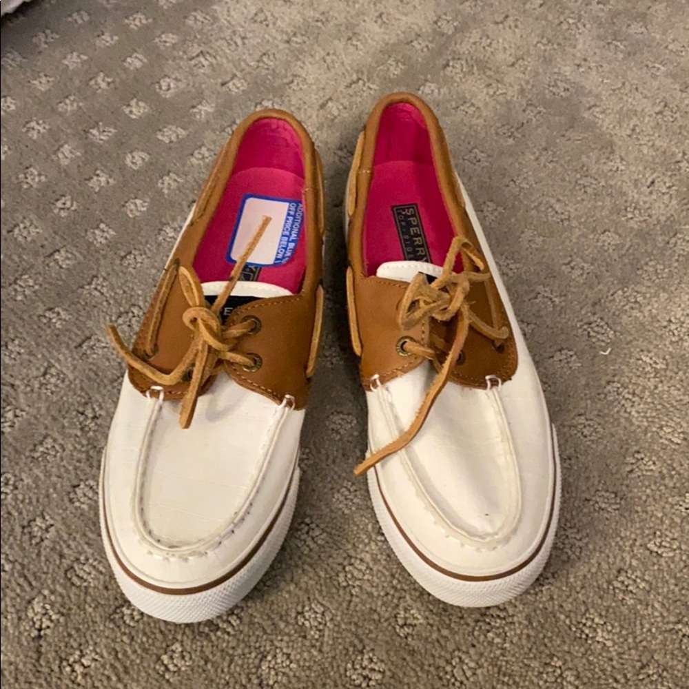 Women’s Sperry boat shoe size 6